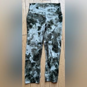 Lululemon Align Crop dark green tie dye